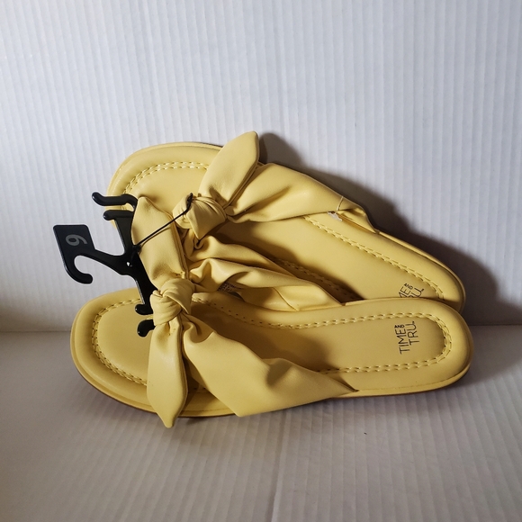 Time And Tru Women's Faux Leather Yellow Bow Flip Flop Menory Foam Sz 9 - Picture 9 of 9